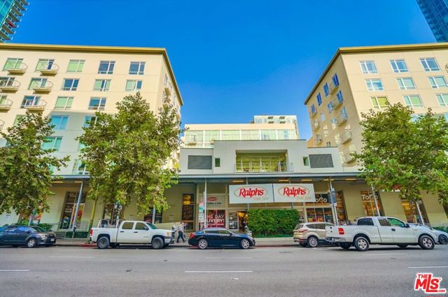 1130 S Flower Street, Los Angeles CA: https://media.crmls.org/mediaz/6bde329b-e4ed-4cd0-b7ca-a1901e43fa84.jpg