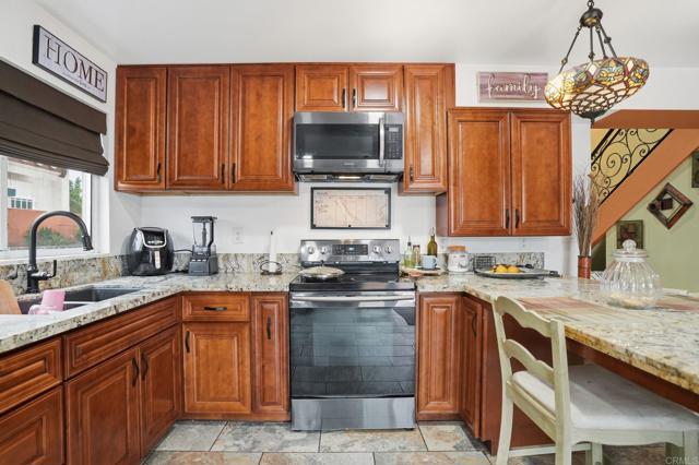 Detail Gallery Image 17 of 51 For 764 Firethorn St, San Diego,  CA 92154 - 5 Beds | 2/1 Baths