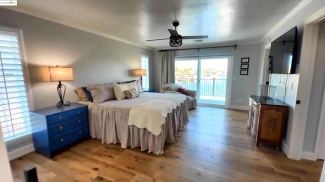 4911 Cabrillo Pt, Discovery Bay CA: https://media.crmls.org/mediaz/6bdedc5d-283a-498f-a809-e4877fe24120.jpg