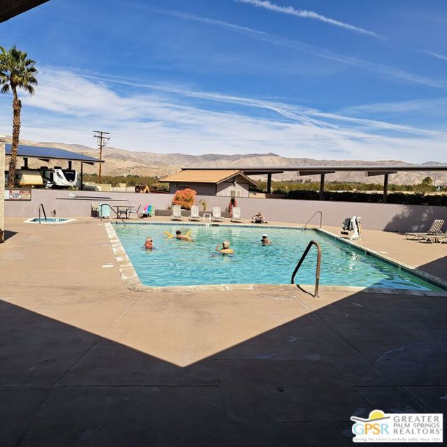 18555 Roberts Road, Desert Hot Springs CA: https://media.crmls.org/mediaz/6bdf473a-ebcb-4581-b97c-a70b7b267c14.jpg