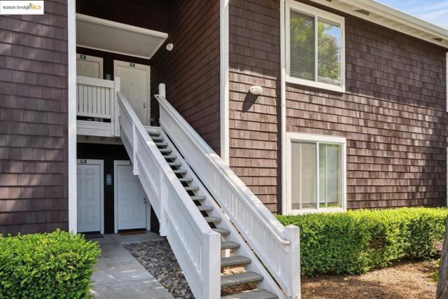 92 Marina Lakes DR, Richmond CA: https://media.crmls.org/mediaz/6bdf4a14-a81c-4200-ab26-3c59c119b0c5.jpg