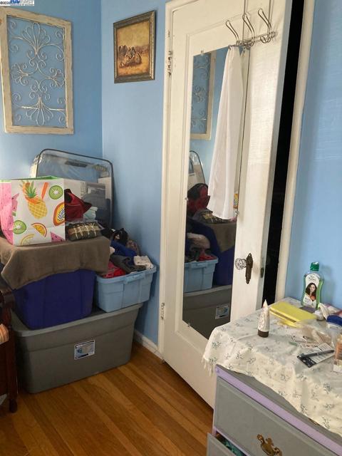 22234 Prospect St, Hayward CA: https://media.crmls.org/mediaz/6bdf5f31-2fba-4379-b2bf-4f138c771cc9.jpg