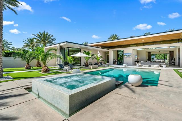 3 Makena Lane, Rancho Mirage CA: https://media.crmls.org/mediaz/6bdf6ff3-f087-4943-8acc-13a1c4097ab4.jpg