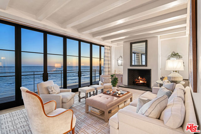 27218 Pacific Coast Highway, Malibu CA: https://media.crmls.org/mediaz/6bdfe637-1ee3-4239-966e-a60f4a1bbec6.jpg