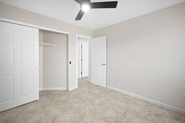 Image 18 of 25 For 78650 Avenue 42  1005