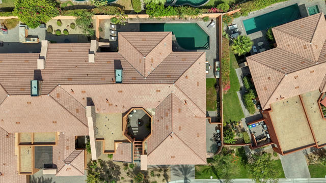 50050 Camino Privado, La Quinta CA: https://media.crmls.org/mediaz/6be1e97b-783c-49c3-b48f-98f999d3abcf.jpg