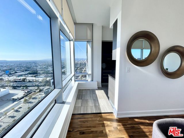 900 W Olympic Boulevard, Los Angeles CA: https://media.crmls.org/mediaz/6be1edf5-ab03-4fa3-a802-cc69dfa0e223.jpg