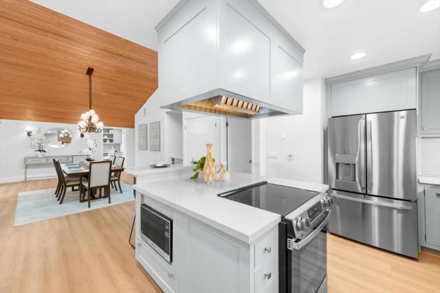 609 Santa Catalina Lane, Foster City CA: https://media.crmls.org/mediaz/6be1f42e-80eb-4a10-9688-6bd7d2c70848.jpg