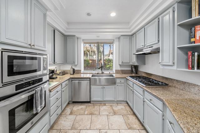 Detail Gallery Image 3 of 50 For 2538 Sea Scape, Escondido,  CA 92026 - 4 Beds | 2/1 Baths
