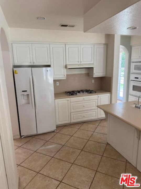 1808 Fallbrook Oaks Court, Fallbrook CA: https://media.crmls.org/mediaz/6be2452e-45bf-4359-b6fc-04050ef3e7f3.jpg