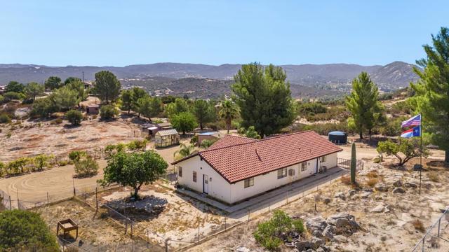 1815 Marc Trail, Campo CA: https://media.crmls.org/mediaz/6be2fc88-414d-4be8-9b02-a215c5e13eac.jpg