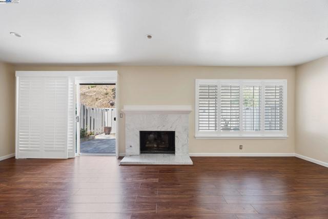 34 Chimney Rock, Oakland CA: https://media.crmls.org/mediaz/6be3a823-555d-43b3-9add-b4e0e1ce0a9a.jpg