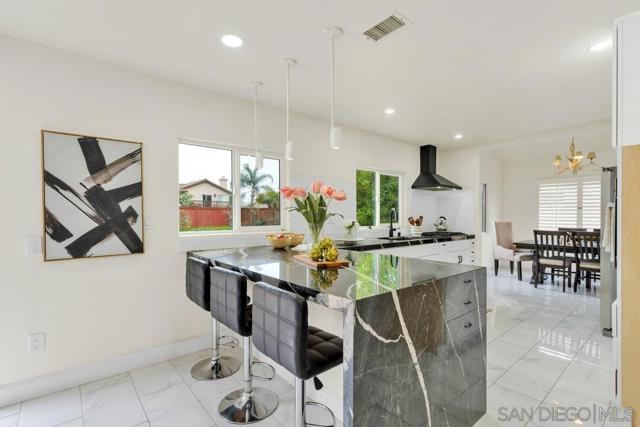 53 Avenida Descanso, Oceanside CA: https://media.crmls.org/mediaz/6be400c3-c451-462a-b34a-afdda7610692.jpg