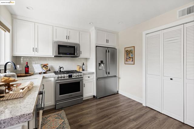 1515 Schenone Ct, Concord CA: https://media.crmls.org/mediaz/6be43372-ffb3-48c7-a6e2-9d2ce61687d0.jpg