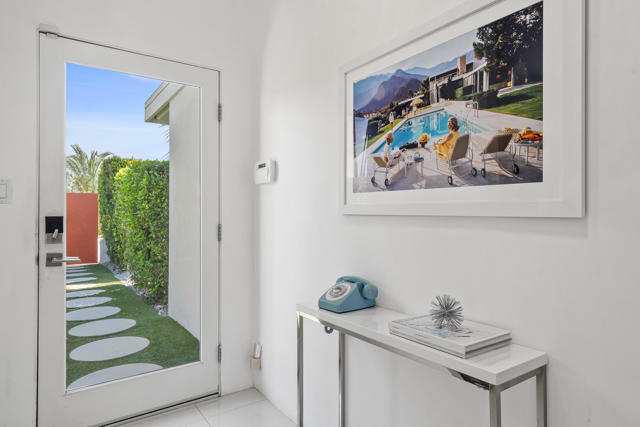 1115 Pasatiempo Road, Palm Springs CA: https://media.crmls.org/mediaz/6be5508b-df58-4b10-969a-05eaf33b13bb.jpg
