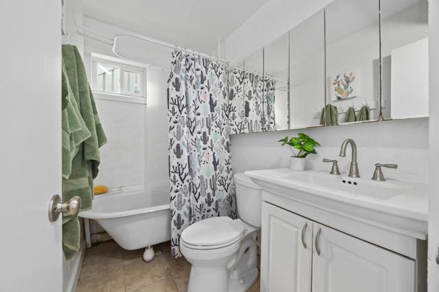 360 36th Avenue, Santa Cruz CA: https://media.crmls.org/mediaz/6be58978-e556-443b-97a9-bdf9f040cb0e.jpg