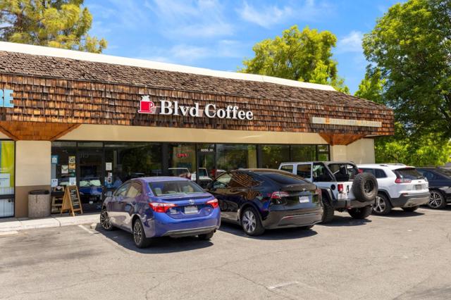 6192 Franciscan Way, San Jose CA: https://media.crmls.org/mediaz/6be5a662-4743-4d9e-a177-dd28f43bbbc1.jpg