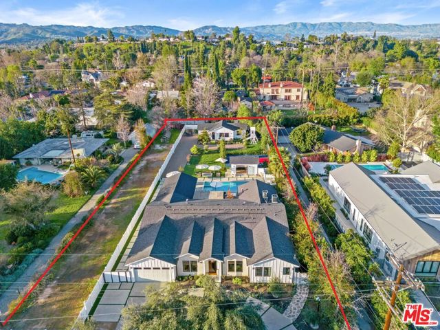 23355 Collins Street, Woodland Hills, California 91367, 8 Bedrooms Bedrooms, ,8 BathroomsBathrooms,Single Family Residence,For Sale,Collins,24360405