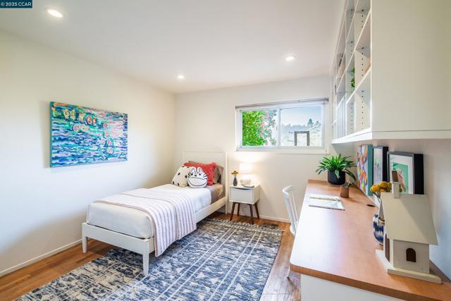 1085 Oak Hill Road #D, Lafayette CA: https://media.crmls.org/mediaz/6be65720-83fa-44b4-9f32-9ad378337904.jpg