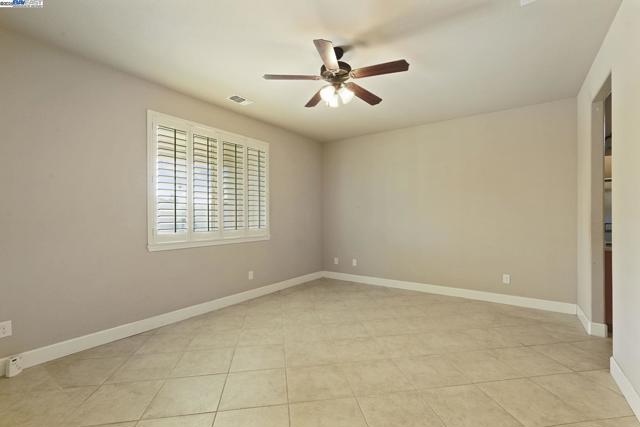 2961 Clear Point Way, Manteca CA: https://media.crmls.org/mediaz/6be7f2e3-3929-4394-a5f1-b7cf56569236.jpg