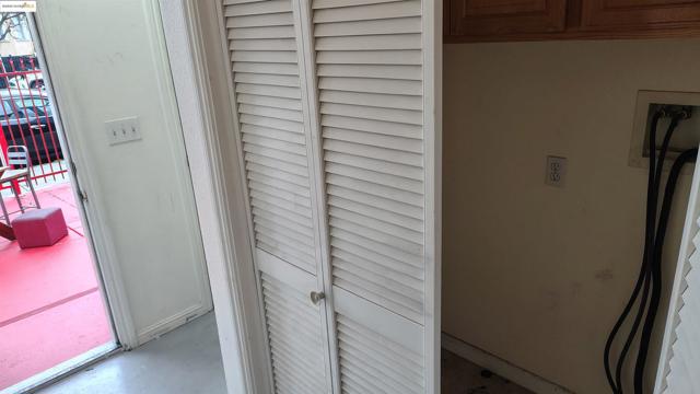 3532 San Leandro St, Oakland CA: https://media.crmls.org/mediaz/6be81737-8988-42cc-9f7d-1fada1165139.jpg