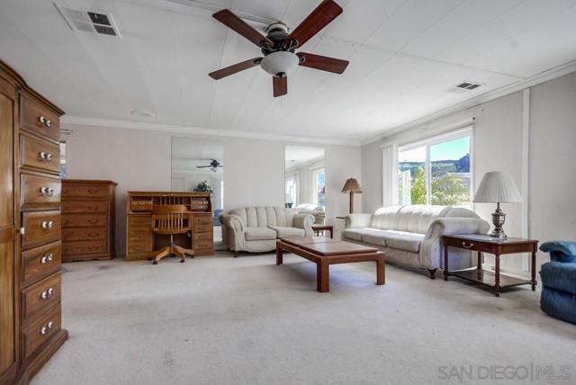 14215 Pecan Park Ln, El Cajon CA: https://media.crmls.org/mediaz/6be81c71-85bc-466b-9033-b8b9f70aead3.jpg