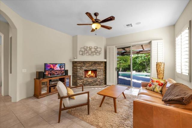 58 Payson Circle, Palm Desert CA: https://media.crmls.org/mediaz/6be8269c-e7fc-4c84-80de-38b123adb929.jpg