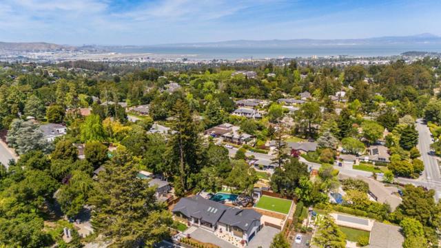 510 Darrell Road, Hillsborough CA: https://media.crmls.org/mediaz/6be85d67-57d9-4a25-aee6-9bf2a572906d.jpg