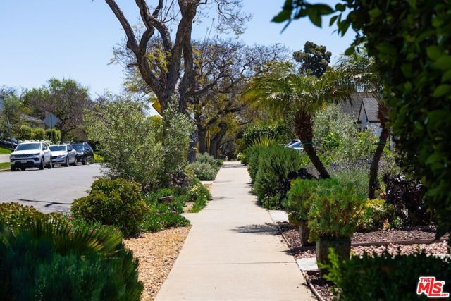 1831 Prosser Avenue, Los Angeles CA: https://media.crmls.org/mediaz/6be8f21b-b418-49e7-9a40-8d22c56fda36.jpg