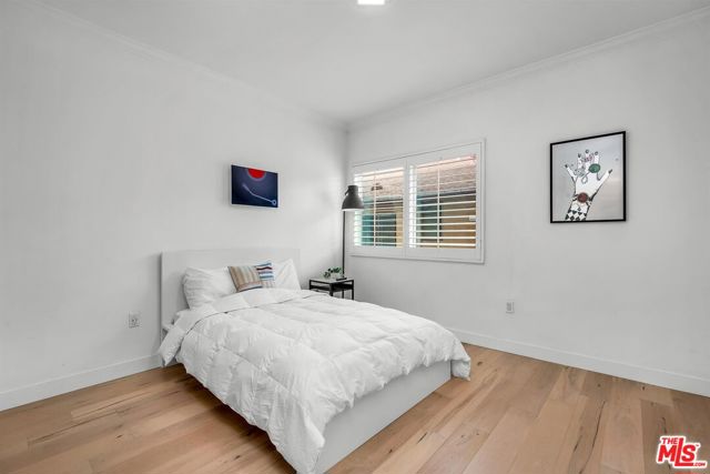214 S Alexandria Avenue, Los Angeles CA: https://media.crmls.org/mediaz/6be9ad1b-b40e-4de4-9484-c7d22e823b05.jpg