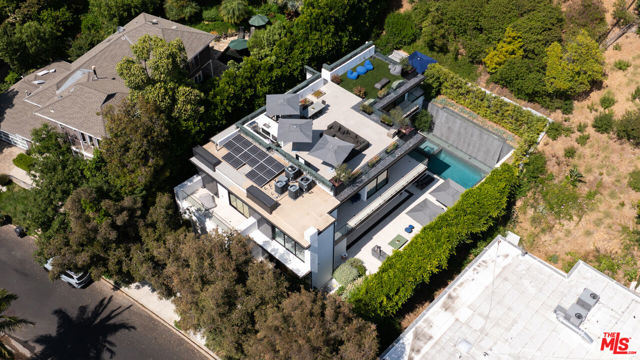 1488 Rising Glen Road, Los Angeles CA: https://media.crmls.org/mediaz/6bea03ab-726f-410b-b435-4d80f1f4d025.jpg