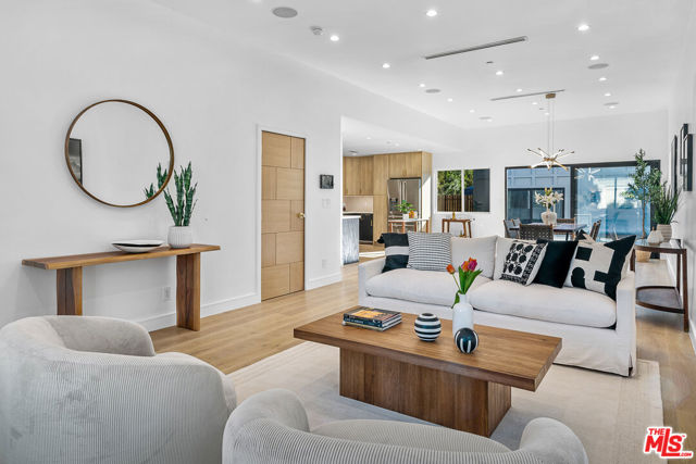 17624 Martha Street, Encino CA: https://media.crmls.org/mediaz/6bea4161-e04c-4e2b-a1da-959d69869c1a.jpg