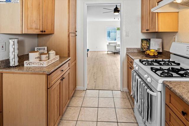 1042 Georgean St, Hayward CA: https://media.crmls.org/mediaz/6bea9247-a734-42d8-9f08-52a4050a6834.jpg