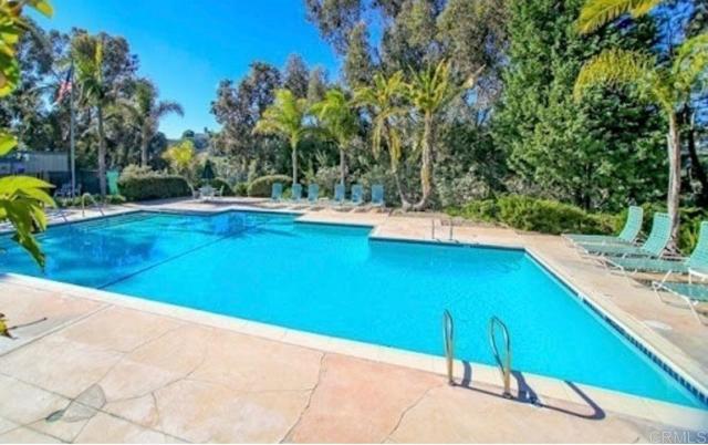 8037 Caminito Mallorca, La Jolla CA: https://media.crmls.org/mediaz/6bea92bf-e664-4d86-a83e-1efaa4724787.jpg