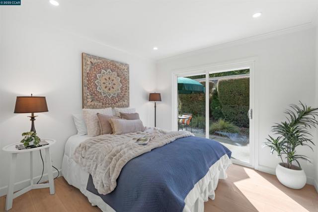 2933 Ptarmigan Dr, Walnut Creek CA: https://media.crmls.org/mediaz/6beb82db-c3aa-419f-ad4b-c94cecbf5f18.jpg