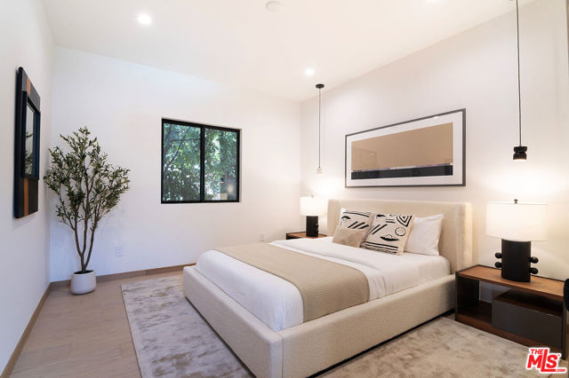 22616 Hatteras Street, Woodland Hills CA: https://media.crmls.org/mediaz/6beb85ad-90da-4d2c-8a64-13583b9d4ccb.jpg