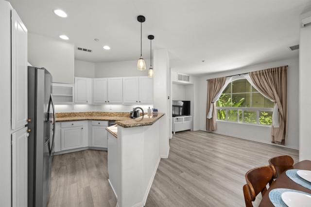 7715 El Cajon Boulevard, La Mesa CA: https://media.crmls.org/mediaz/6beb8886-9463-48db-8339-f92360b17cde.jpg