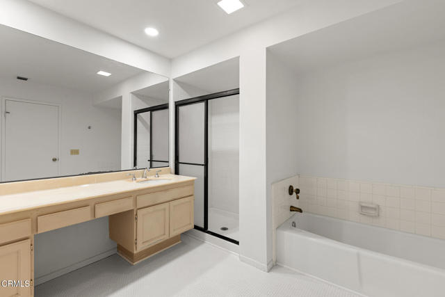72460 Rodeo Way, Rancho Mirage CA: https://media.crmls.org/mediaz/6bebb55b-d94c-46a0-bee7-53b11e6d020f.jpg
