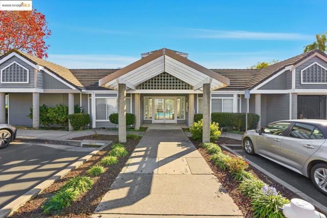 316 Dursey DR, Pinole CA: https://media.crmls.org/mediaz/6bebd3c8-58bc-49c4-90f1-a4ee49732951.jpg