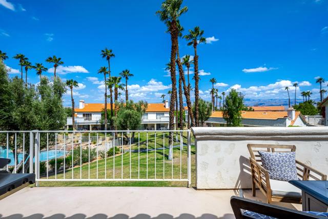 172 Torrey Pine Drive, Palm Desert CA: https://media.crmls.org/mediaz/6bebea87-5437-4178-82f6-1555411e9850.jpg