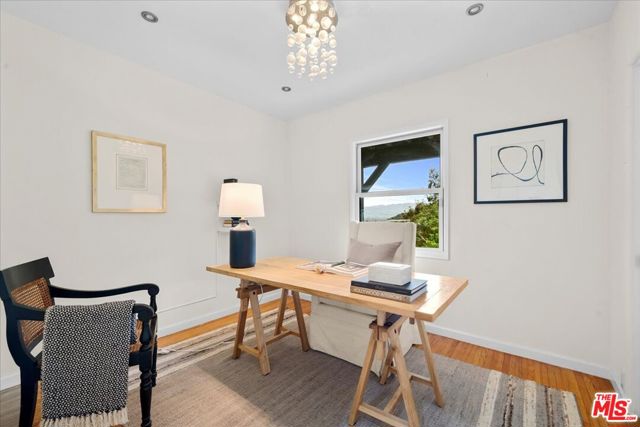 3074 Lake Hollywood Drive, Los Angeles CA: https://media.crmls.org/mediaz/6bebf860-6b60-40c4-b514-4e052aa6a704.jpg