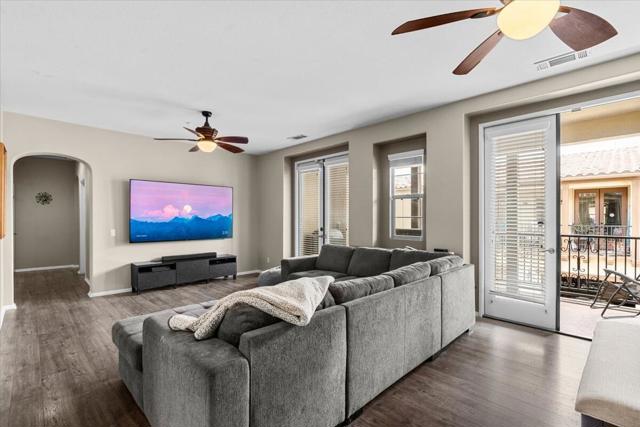 118 Paseo Bravo, Palm Desert CA: https://media.crmls.org/mediaz/6bec1ed8-b6fa-46ea-bdef-206814f58a3a.jpg
