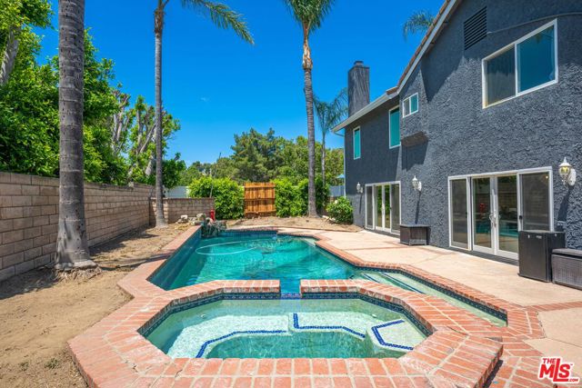 23716 Elkwood Street, West Hills CA: https://media.crmls.org/mediaz/6bec34c9-e6e8-4ef3-bfad-d8539007ea20.jpg