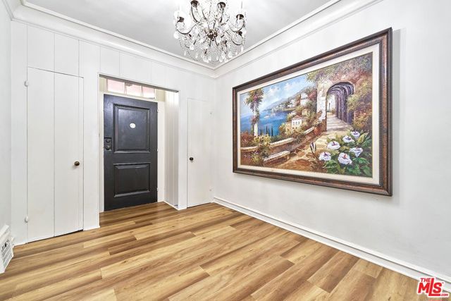 728 S Windsor Boulevard, Los Angeles CA: https://media.crmls.org/mediaz/6bec3cd9-2f31-4334-93da-e38c306463ab.jpg