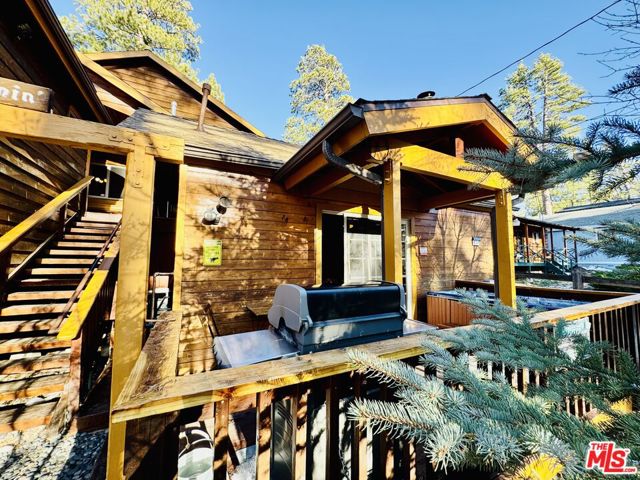 539 Lakewood Lane, Big Bear CA: https://media.crmls.org/mediaz/6bec61ab-5909-470a-814a-e7eb0fe2c8a7.jpg