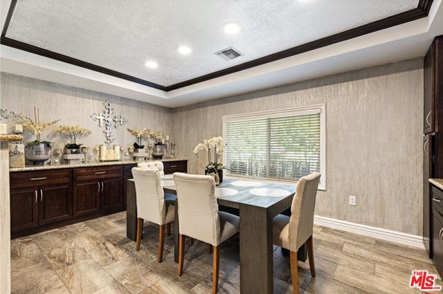 22450 Hatteras Street, Woodland Hills CA: https://media.crmls.org/mediaz/6bec9c26-ea43-42cf-a171-0d733891262a.jpg