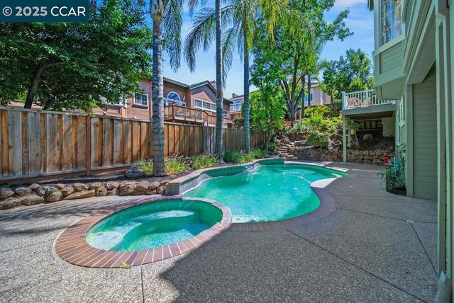 1120 Keith Drive, Concord CA: https://media.crmls.org/mediaz/6bed0b66-c73c-4022-85d5-dba4c5ddff12.jpg