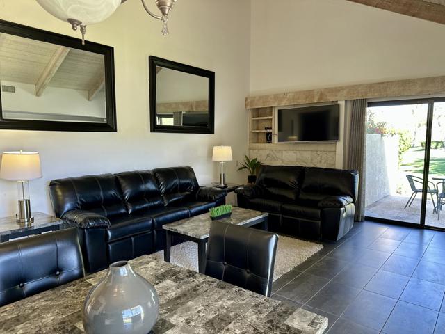 450 Sunningdale Drive, Rancho Mirage CA: https://media.crmls.org/mediaz/6bed1c09-5357-44b6-9e70-d008d51a5e53.jpg