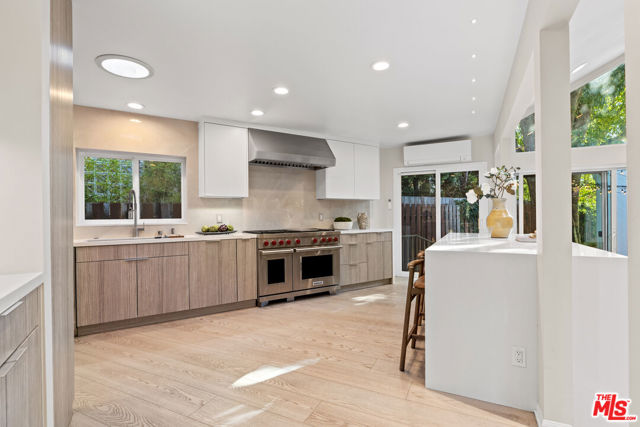 2329 Manning Avenue, Los Angeles CA: https://media.crmls.org/mediaz/6bed4ccc-3415-4649-acd9-1f1c6d2b8868.jpg