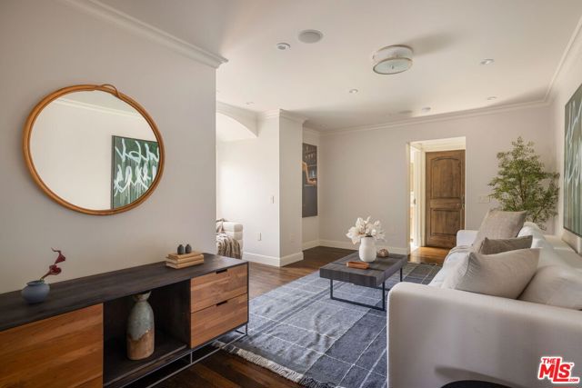 5 Bed Home for Sale in Los Angeles, California